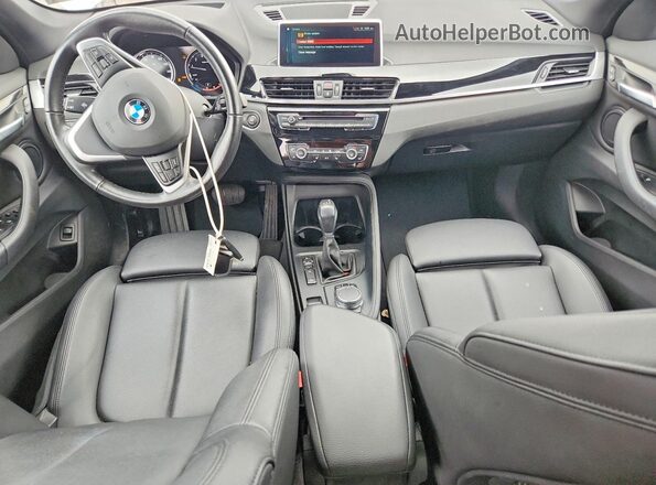WBXHT3C54K5L97904 2019 BMW X1 White Առջևի վահանակի տեսք