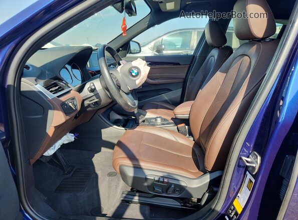 WBXHT3C55K3H34594 2019 BMW X1 Blue Widok wnętrza z przodu