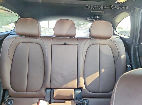 WBXHT3C55K3H34594 2019 BMW X1 Blue Widok tylnych siedzeń
