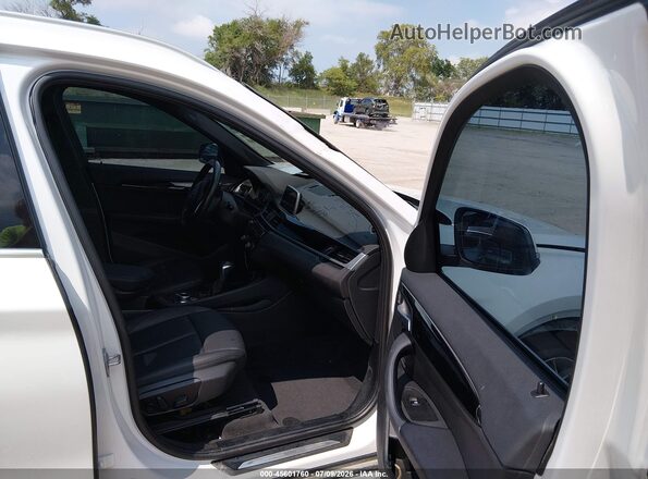 WBXHT3C56K5L38501 2019 BMW X1 White Սալոնի դիմացի տեսք