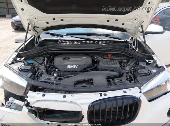 WBXHT3C56K5L38501 2019 BMW X1 White Հետևի տեսք