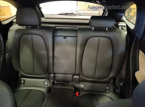 WBXHT3Z31H4A57732 2017 BMW X1 Белый Вид задних сидений