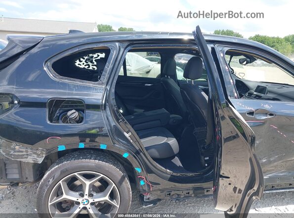 WBXHT3Z33H4A53570 2017 BMW X1 Black VIN կոդի պիտակի տեսք