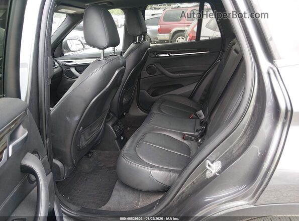 WBXHT3Z35H4A52212 2017 BMW X1 Gray Вид наклейки з VIN-кодом