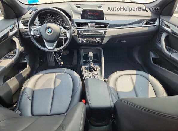 WBXHT3Z36J4A65959 2018 BMW X1 Gray Widok deski rozdzielczej