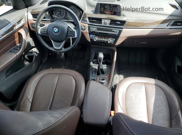 WBXHT3Z39H4A56277 2017 BMW X1 Черный Вид панели приборов