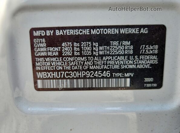 WBXHU7C30HP924546 2017 BMW X1 White Vista del compartimento del motor