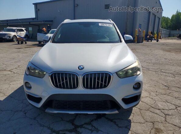 WBXHU7C31J3F04553 2018 BMW X1 White Դիմացի տեսք