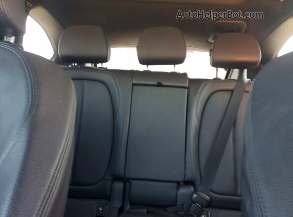 WBXHU7C31J3F04553 2018 BMW X1 White Հետևի նստատեղերի տեսք