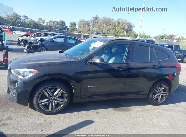 WBXHU7C34HP924808 2017 BMW X1 Black Widok wnętrza 360 stopni