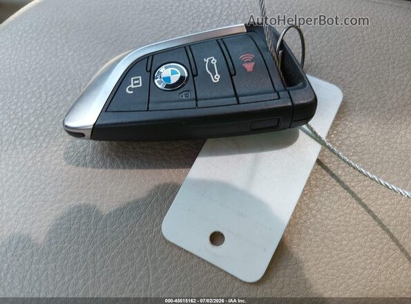 WBXHU7C34J5L08320 2018 BMW X1 White Vista del salpicadero