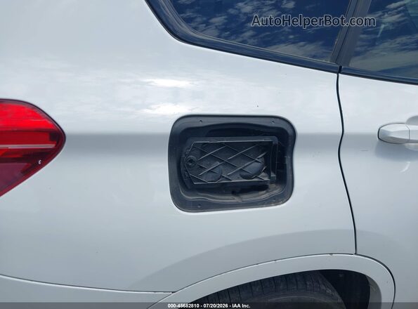 WBXHU7C37H5H38646 2017 BMW X1 White Vista interior de 360 grados