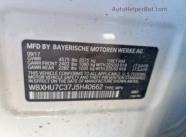 WBXHU7C37J5H40662 2018 BMW X1 White Widok komory silnika