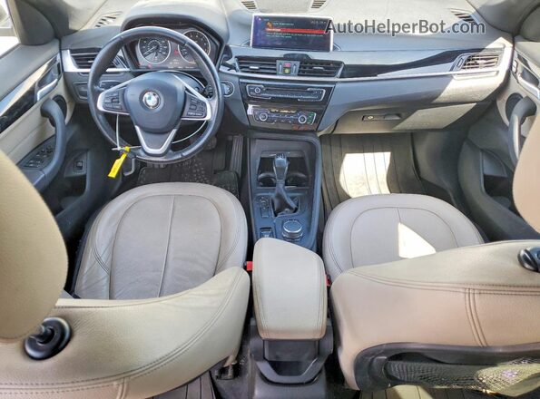WBXHU7C37J5H40788 2018 BMW X1 Silver წინა პანელის ხედი