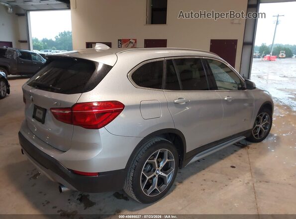 WBXHU7C37J5H42489 2018 BMW X1 Silver Задня права чверть