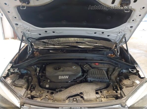 WBXHU7C37J5H42489 2018 BMW X1 Silver Вид ззаду