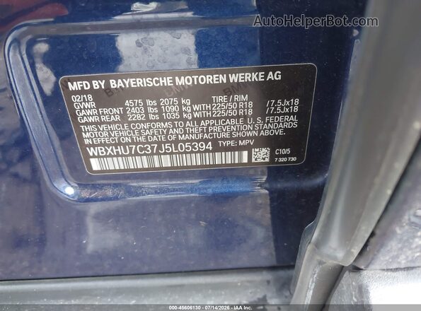WBXHU7C37J5L05394 2018 BMW X1 Blue Vista del compartimento del motor