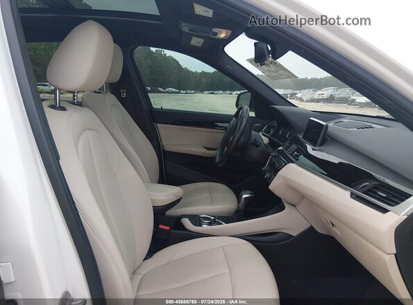 WBXHU7C50K3H45362 2019 BMW X1 Белый Вид салона спереди