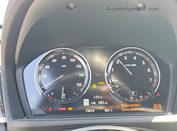 WBXJG7C00L5R57128 2020 BMW X1 White Սարքավորումների վահանակի տեսք