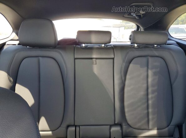 WBXJG7C00L5R57128 2020 BMW X1 White Հետևի նստատեղերի տեսք