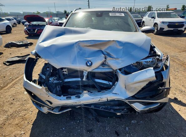 WBXJG7C00M5T54679 2021 BMW X1 Silver Widok z przodu