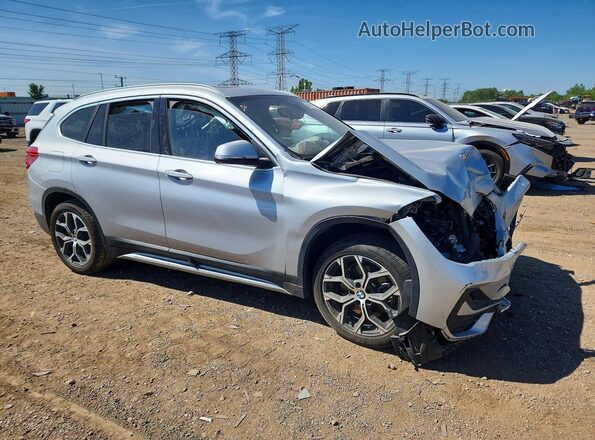 WBXJG7C00M5T54679 2021 BMW X1 Silver Przód prawy