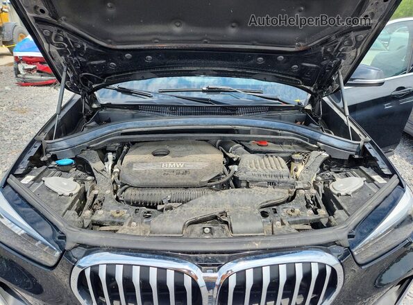 WBXJG7C01M5S77109 2021 BMW X1 Black Շարժիչի բաժամունքի տեսք