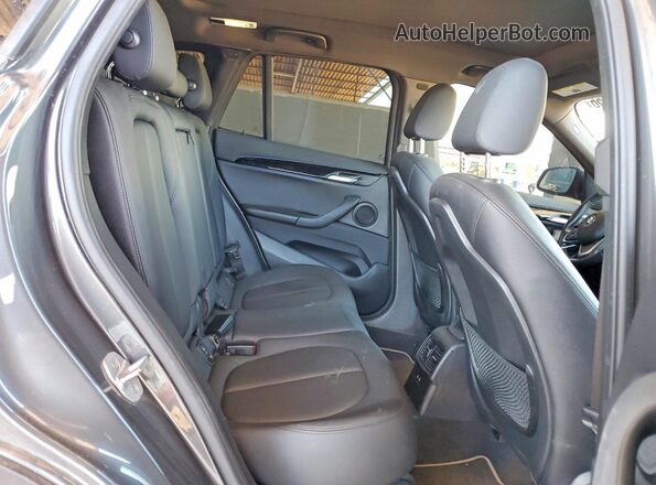 WBXJG7C01N5U52444 2022 BMW X1 Gray Вид задньої частини салону