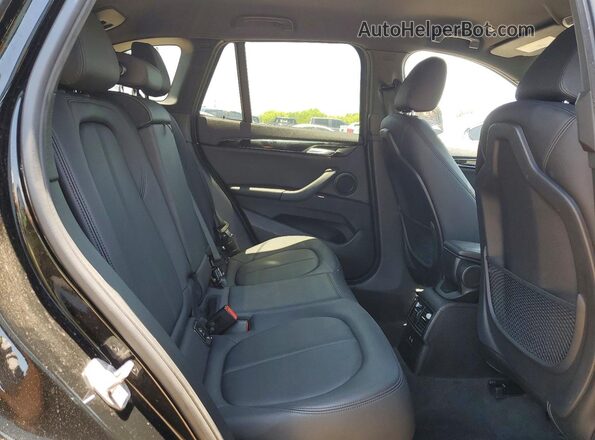 WBXJG7C04M5U01633 2021 BMW X1 Black Вид задніх сидінь