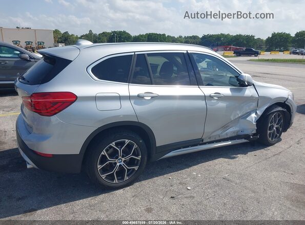 WBXJG7C07M5T66022 2021 BMW X1 Silver Vista frontal