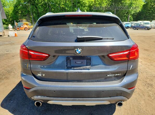 WBXJG9C01L5P40196 2020 BMW X1 Gray Widok z tyłu
