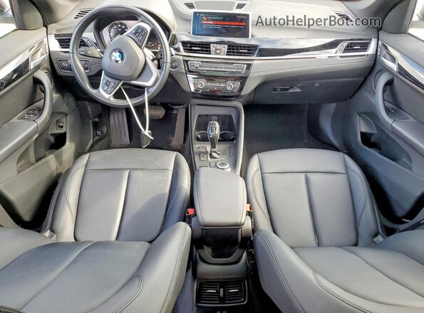 WBXJG9C01L5P78043 2020 BMW X1 White Widok deski rozdzielczej