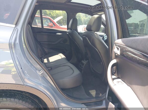 WBXJG9C01M5T62270 2021 BMW X1 Light Blue Vista de la etiqueta del VIN