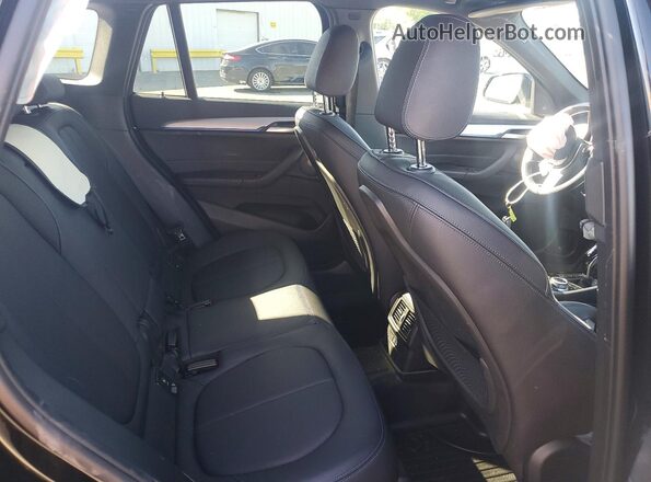 WBXJG9C03M5U00601 2021 BMW X1 Black უკანა სავარძლების ხედი