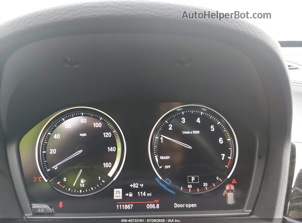 WBXJG9C05L3L87585 2020 BMW X1 White Vista de los asientos traseros