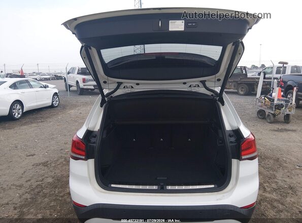 WBXJG9C05L3L87585 2020 BMW X1 White Vista del cuadro de instrumentos