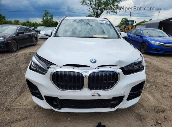 WBXJG9C05M5T09331 2021 BMW X1 Белый Вид спереди