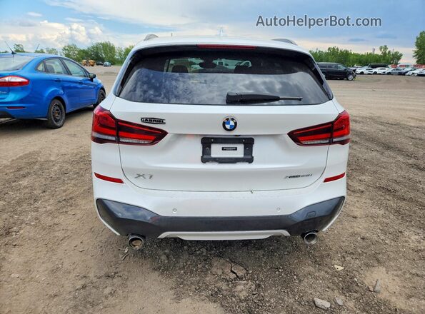 WBXJG9C05M5T09331 2021 BMW X1 Белый Вид сзади
