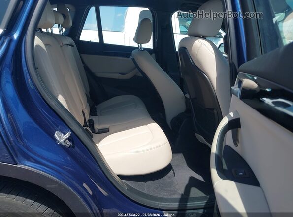 WBXJG9C06M5S10002 2021 BMW X1 Blue VIN კოდის სტიკერის ხედი