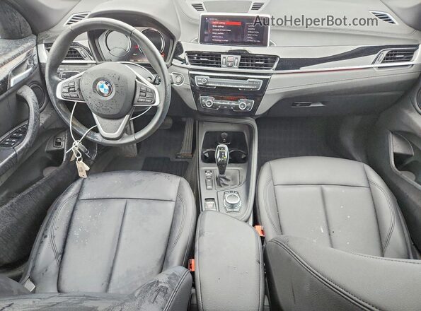 WBXJG9C06M5S54128 2021 BMW X1 White Dashboard view