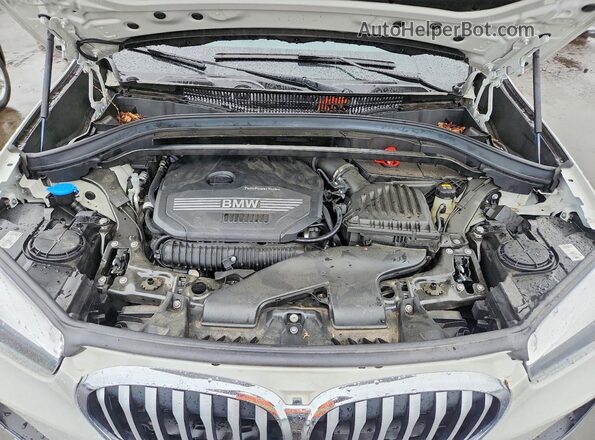 WBXJG9C06M5S54128 2021 BMW X1 White Engine compartment view