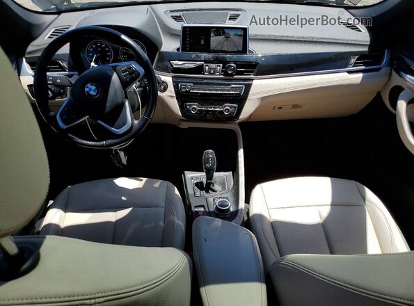 WBXJG9C07L5P85501 2020 BMW X1 Brown Առջևի վահանակի տեսք