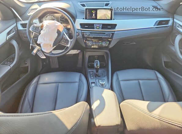 WBXJG9C07M3M76687 2021 BMW X1 Серый Вид панели приборов
