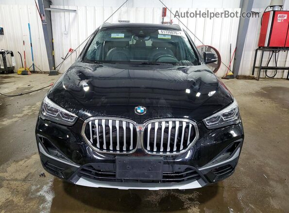WBXJG9C08M5S87955 2021 BMW X1 Black წინა ხედი