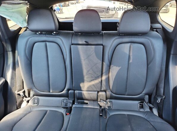 WBXJG9C09L5P92482 2020 BMW X1 Black Հետևի նստատեղերի տեսք