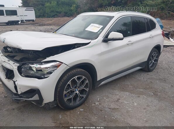 WBXJG9C09M5T37830 2021 BMW X1 White წინა მარცხენა ხედი სამი მეოთხედიდან