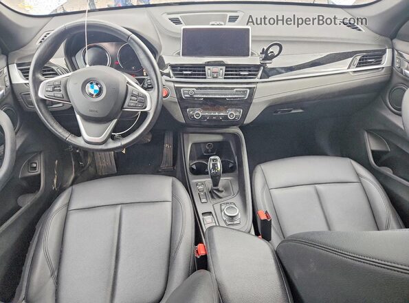 WBXJG9C0XM5T99379 2021 BMW X1 Silver Вид панелі приладів