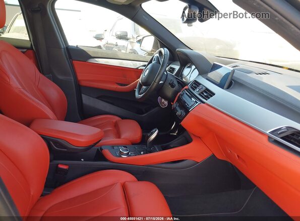 WBXYH9C05L5N98446 2020 BMW X2 Серый Вид салона спереди