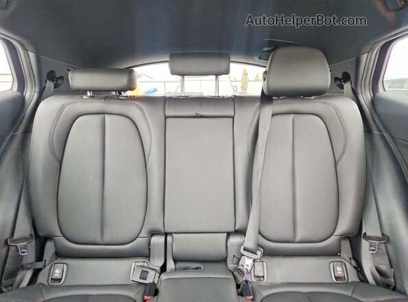 WBXYH9C08L5P03240 2020 BMW X2 White Вид задніх сидінь