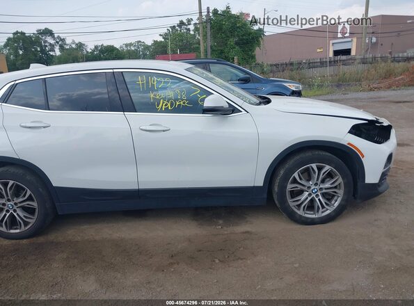 WBXYJ1C07L5P32718 2020 BMW X2 White Вид задньої частини салону